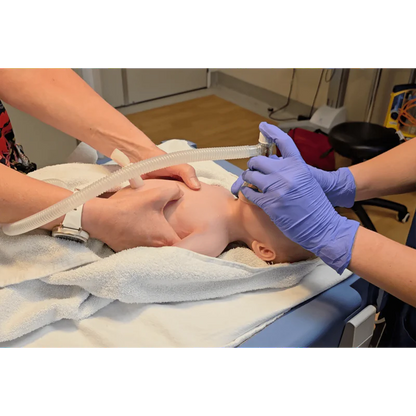 Baby SIMira - neonatal återupplivningsdocka